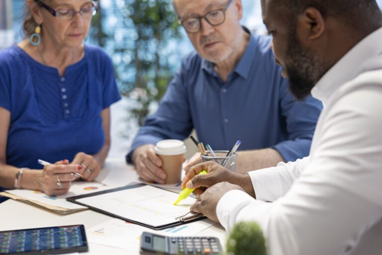 Fiscalite assurance vie 2026 : abattements, PFU, transmission
